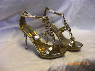 De Blossom Collection Womens Gold Metallic Shoe ROSA2