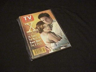  Gillian Anderson and David Duchovny The x Files No Label 2682