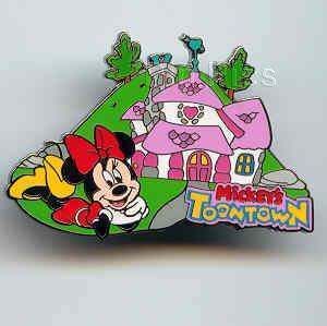 Disney Mickeys Toontown Minnie in House Yard Pin