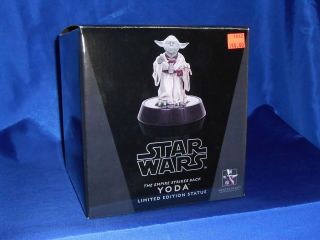Star Wars The Empire Strikes Back Yoda Statue 219 of 2000 Gentle Giant
