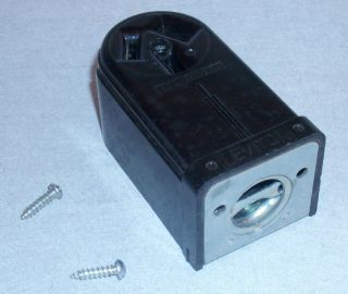 Leviton Surface Mount Wall Outlet 50A 125 250V 3 Plug Receptacle Stove