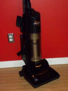 FANTOM Fury Upright Vacuum Cleaner / VINTAGE?? / RUNS GREAT