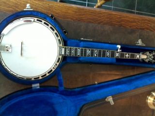 Vintage Gibson 5 String Banjo w Nice Hardshell Case