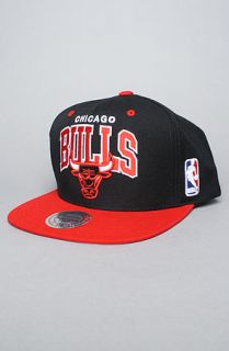 Mitchell & Ness The Chicago Bulls Arch Snapback Cap in Black Red