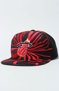 Mitchell & Ness The Miami Heat Earthquake Snapback Cap in Black Red
