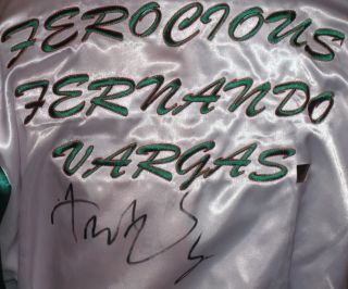 Fernando Vargas Signed Boxing Robe with Exact Proof COA