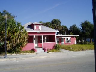 Fort Pierce Home with coach house just 5 blocks from the ocean