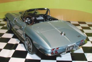 Franklin Mint 1967 Corvette Convertible Limited Edition 750 1 24 B824