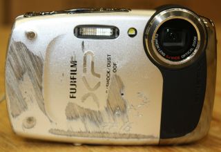 Fujifilm FinePix XP20 14.2 MP Digital Camera   Silver (Not Working/For