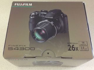New Fujifilm FinePix S4300 14.0 MP Digital SLR Camera   Black