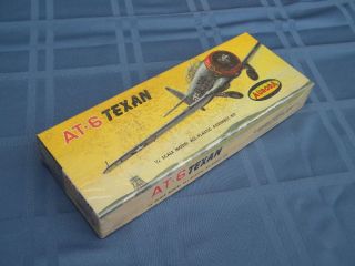ORIG 1960s AURORA FIGHTERS AIRPLANE MODEL AT 6 TEXAN SEALED #70 79