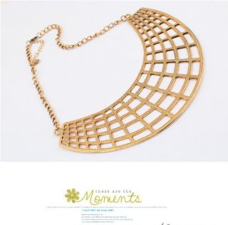  Vintage Style Gold Hollow Out Crescent Bib Collar Necklace