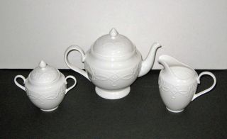 Wedgwood TRADITIONS TEAPOT & covered SUGAR & CREAMER  England   NEW