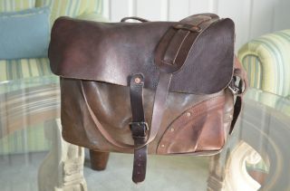 Hollywood Trading Company Leather Messenger Bag