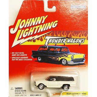 Johnny Lightning Thunder Wagons 1950s Custom Badnew a Tom