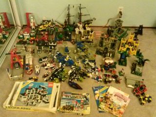 Huge Lego 45 Set Lot Town Space Pirates Castle 120 Minifigs