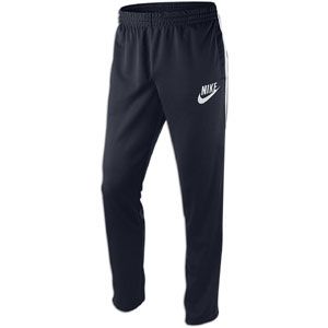 On the field or not look great in the Nike PL Track Pant. This 100%