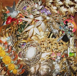  LOT COSTUME JEWELRY FLORAL BROOCH BROACH PIN SIGNED HOLIDAY RHINESTONE