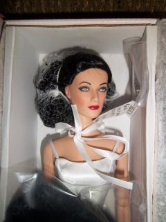 Robert Tonner Joan Crawford Devil in White Doll 2011 Autographed by