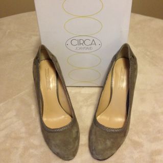 Circa Joan David The Essential from Size 9