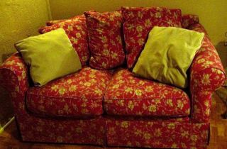 KLAUSSNER Red Khaki Floral Love Sofa 5ft x 39in 3 lg cushions 2 accent