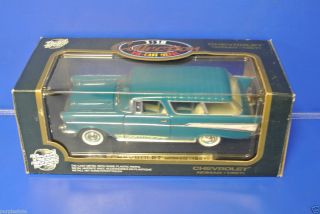 Road Tough Die Cast Chevrolet Nomad 1957 1 18