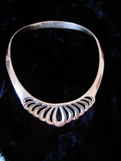 Vintage Yet Fashionable Hinged Mexican Sterling Collar Necklace 95 Gms