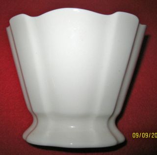Lenox Vase White with Scalloped Edge 4 25 Tall Vase Opening 4 75 x 5
