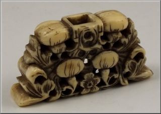 Wonderful Chinese Carved Ox Bone Sculpture Carving of Mushrooms