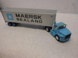 Walthers Maersk Sealand Tractor Trailer with Container HO Scale