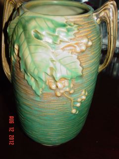 Roseville Bushberry Green 7 inch Vase