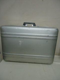 Zero Halliburton Luggage Combination Lock Suitcase 26