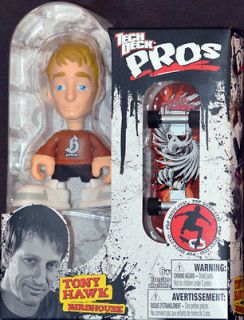 PROS   Tony Hawk Action Figure & BIRDHOUSE Finger Board Skateboard