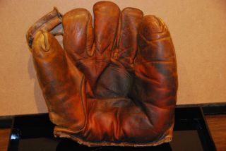 Vintage Joe Dimaggio Model Baseball Glove SUPER RARE