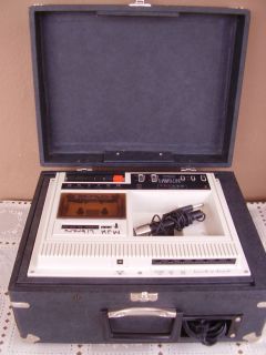 3670 AV 1 CASSETTE RECORDER PLAYER WITH CARRYING CASE & MICROPHONE