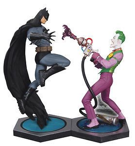 DC Direct Ultimate Showdown Batman vs Joker Statue Set