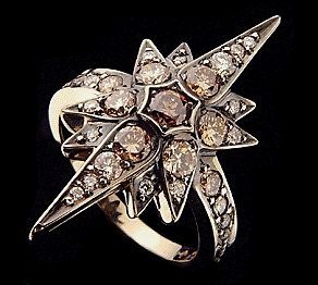 Star Design Yellow Gold Diamond Ring