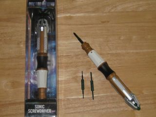 DR WHO   SOLID METAL CONSTRUCTION SONIC SCREWDRIVER WITH REAL