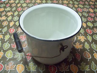 Vintage Enamelware / Graniteware Chamber Pot/Bucket/Pai l with Wooden