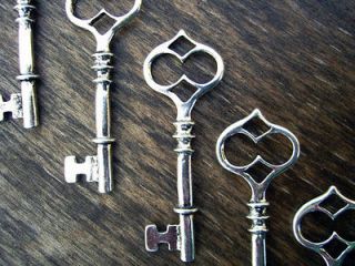 Silver Skeleton Key pendants vintage steampunk style wholesale wedding