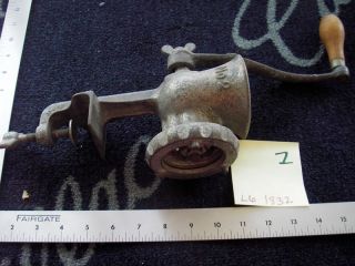 1832L6  Griswold #2 Antique metal meat grinder