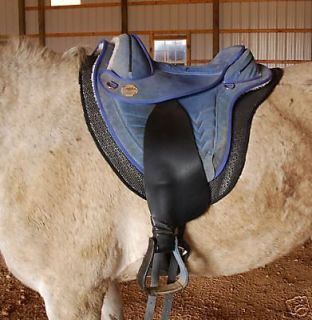 Neoprene saddle pad designed to fit treeless saddles